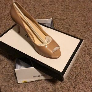 Women’s Leather Nine West Heel Taupe 7.5